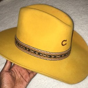 Charlie One mustard yellow felt 💛